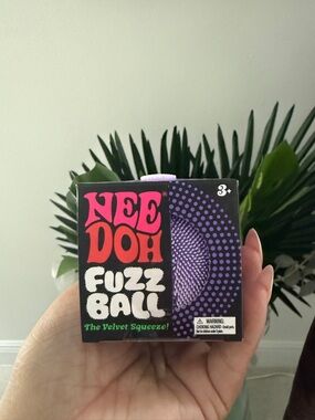 VIRAL NEE DOH Fuzz Ball - PURPLE